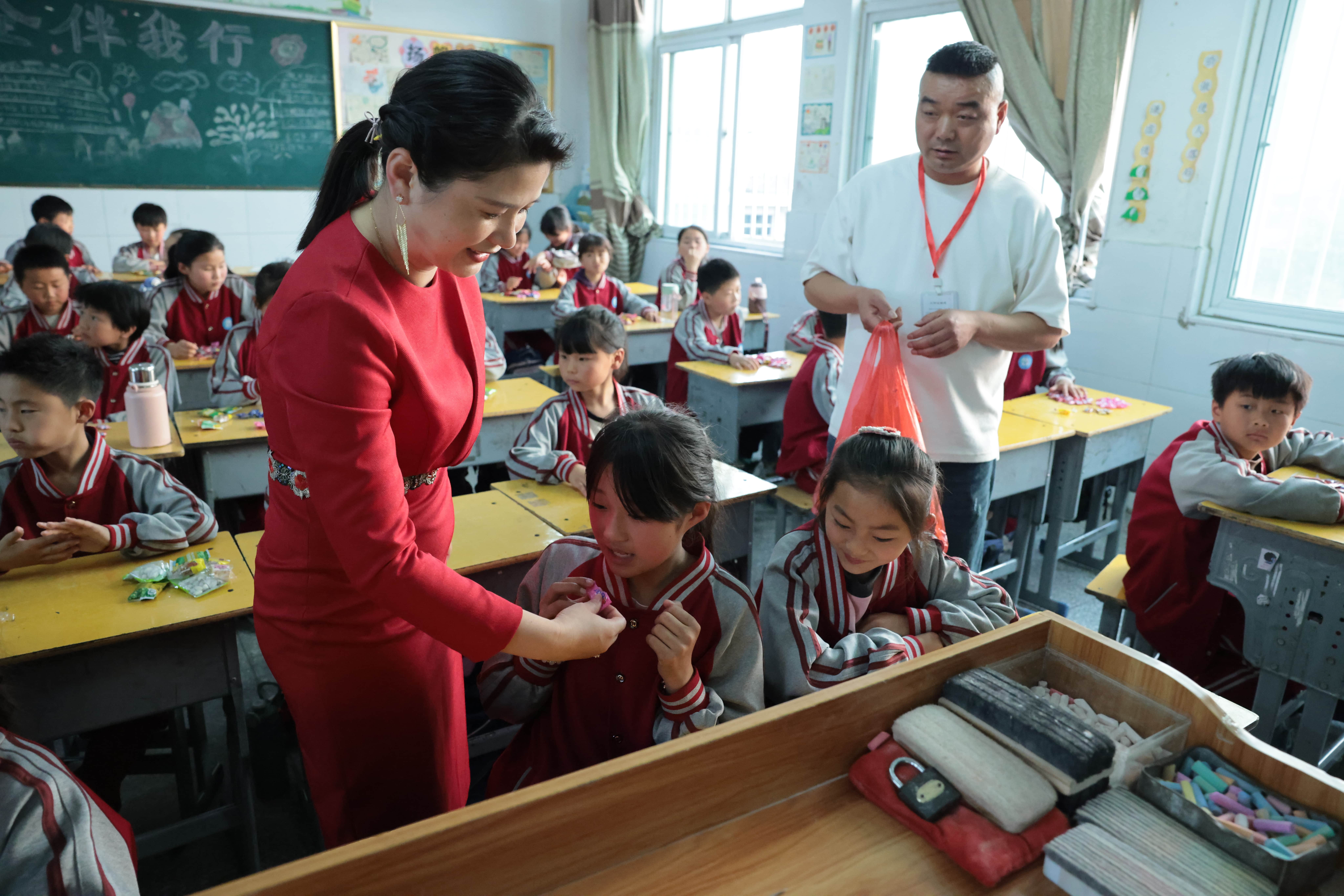 在爱意的“双向奔赴”中丨第249所bty官网公益学校揭牌